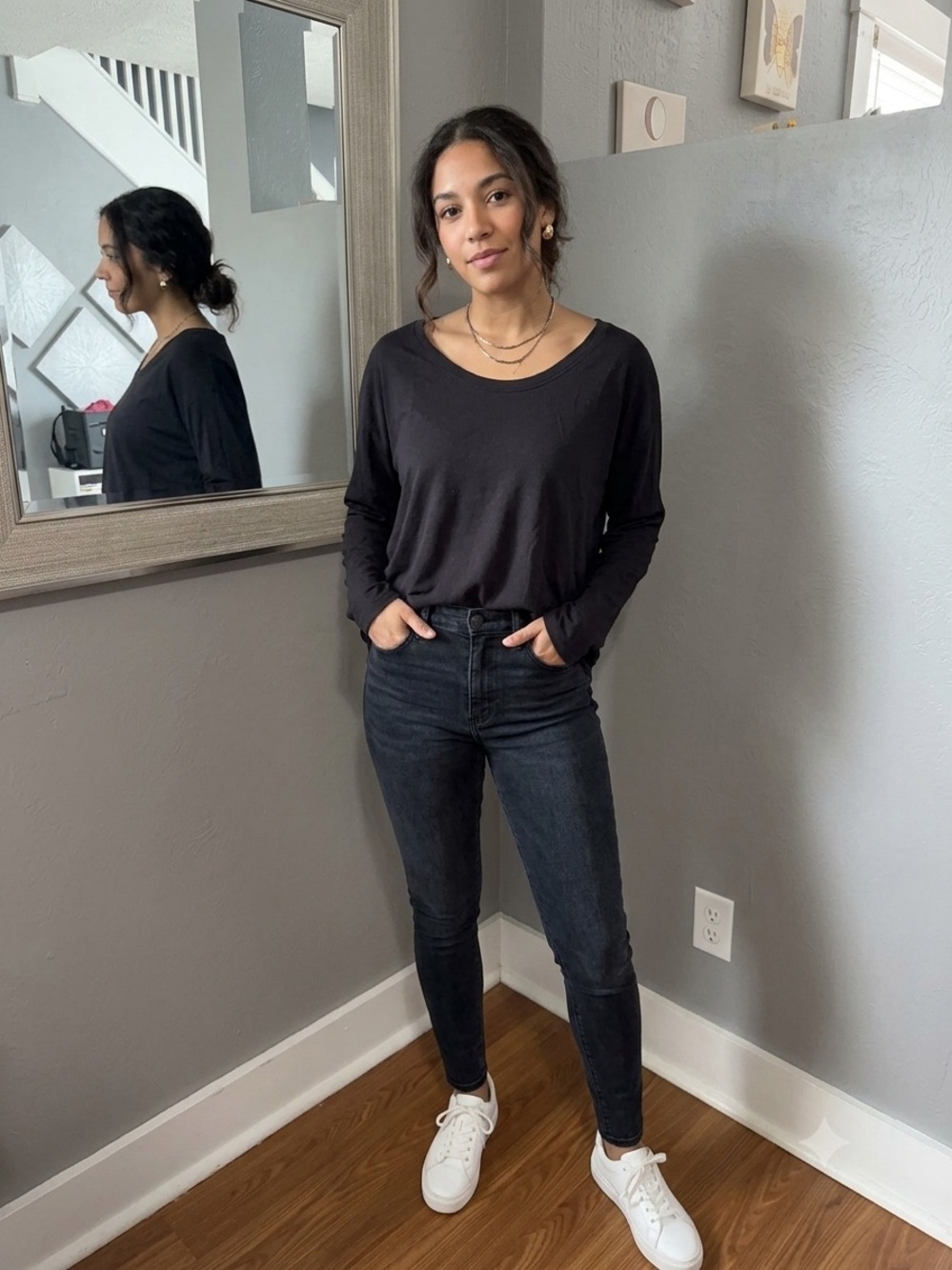 Athleta Cloudlight Status II Scoop Neck Black Long Sleeve Lightweight Small.